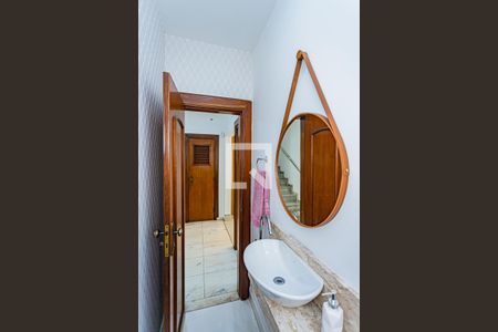 Lavabo de casa para alugar com 5 quartos, 300m² em Parque Sao Domingos, São Paulo