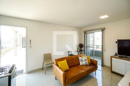 Sala e cozinha de apartamento à venda com 2 quartos, 56m² em Vila Carrão, São Paulo