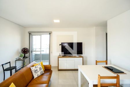 Sala e cozinha de apartamento à venda com 2 quartos, 56m² em Vila Carrão, São Paulo