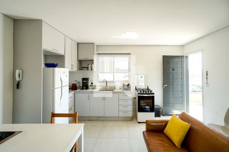 Sala e cozinha de apartamento à venda com 2 quartos, 56m² em Vila Carrão, São Paulo