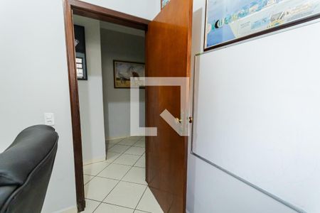 Escritório de casa para alugar com 4 quartos, 195m² em Parque Erasmo Assunção, Santo André