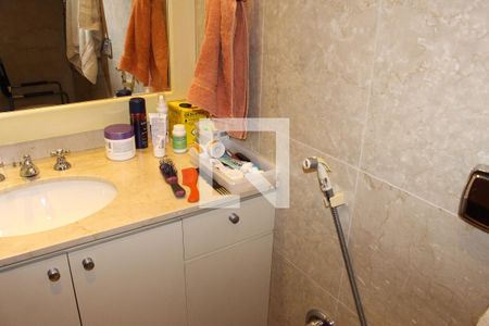 Apartamento para alugar com 2 quartos, 235m² em Higienópolis, São Paulo