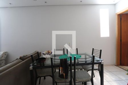 Sala e Cozinha de casa à venda com 4 quartos, 200m² em Parque Luis Mucciolo, São Paulo