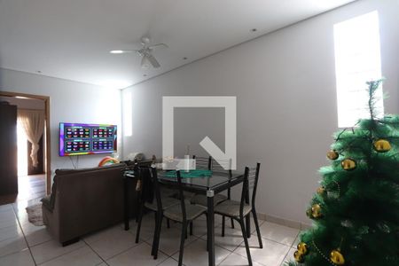 Sala e Cozinha de casa à venda com 4 quartos, 200m² em Parque Luis Mucciolo, São Paulo