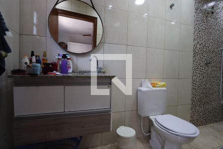 Banheiro da Suíte de casa à venda com 4 quartos, 200m² em Parque Luis Mucciolo, São Paulo