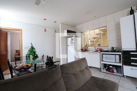 Sala e Cozinha de casa à venda com 4 quartos, 200m² em Parque Luis Mucciolo, São Paulo