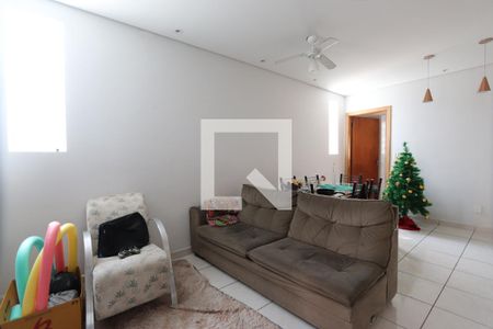 Sala e Cozinha de casa à venda com 4 quartos, 200m² em Parque Luis Mucciolo, São Paulo