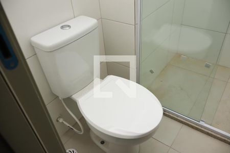 Banheiro de apartamento para alugar com 1 quarto, 48m² em Jaguaribe, Salvador