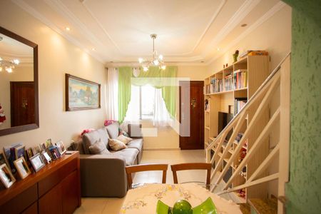 SALA de casa à venda com 3 quartos, 135m² em Vila Romero, São Paulo