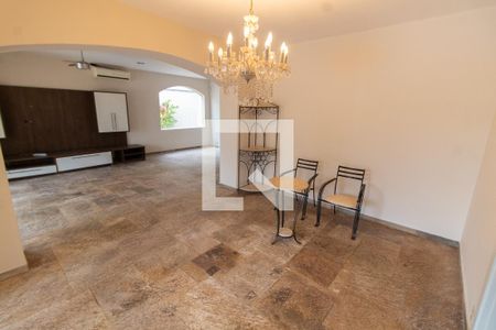 Sala de Estar de casa à venda com 4 quartos, 443m² em Vila Nogueira, Campinas