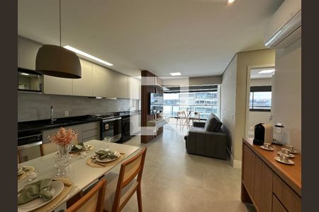 Sala de apartamento para alugar com 2 quartos, 75m² em Alphaville Industrial, Barueri