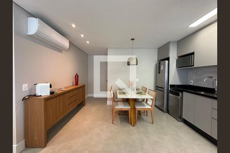 Sala de apartamento para alugar com 2 quartos, 75m² em Alphaville Industrial, Barueri