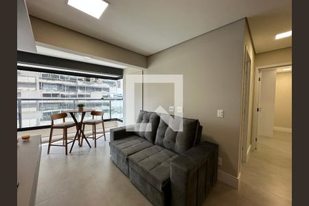 Sala de apartamento para alugar com 2 quartos, 75m² em Alphaville Industrial, Barueri