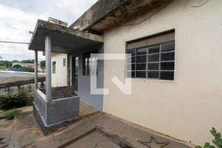 Casa fundos de casa para alugar com 2 quartos, 230m² em Coqueiros, Belo Horizonte