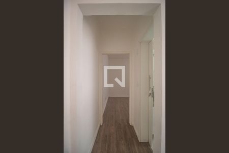 Corredor de apartamento à venda com 1 quarto, 55m² em Centro Histórico, Porto Alegre