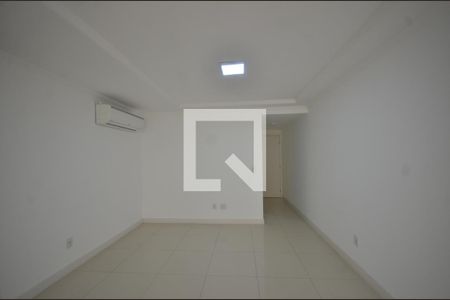 Sala de apartamento para alugar com 3 quartos, 125m² em Vila Valqueire, Rio de Janeiro