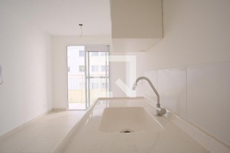 Cozinha e Área de Serviço de kitnet/studio para alugar com 1 quarto, 27m² em Guaiauna, São Paulo