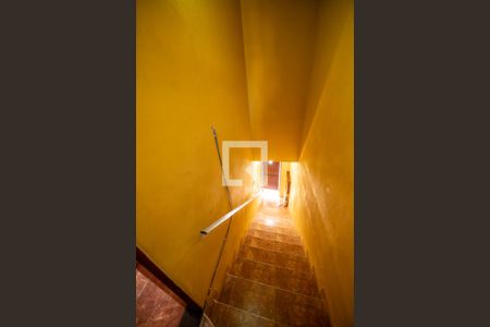 Corredor de acesso de casa para alugar com 2 quartos, 100m² em Parque dos Camargos, Barueri