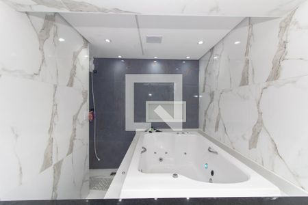 Banheiro da Suíte de casa de condomínio à venda com 3 quartos, 83m² em Vila Jacuí, São Paulo