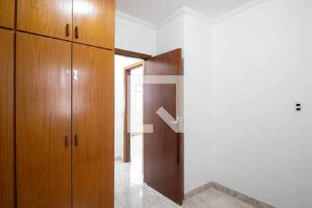 Quarto 2 de casa para alugar com 2 quartos, 89m² em Parque Pinheiros, Taboão da Serra
