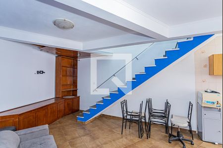 Sala e cozinha de casa para alugar com 2 quartos, 69m² em Parque Sao Domingos, São Paulo