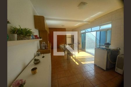 Casa à venda com 3 quartos, 250m² em Vila Regente Feijó, São Paulo