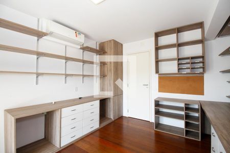 Quarto 1 de apartamento à venda com 3 quartos, 220m² em Alto de Pinheiros, São Paulo