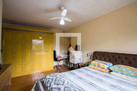 Quarto 1 - Suíte de casa à venda com 4 quartos, 350m² em Campestre, Santo André