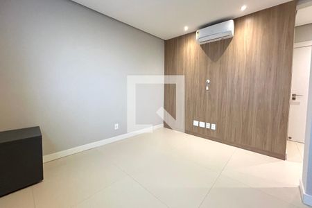 Suíte  de apartamento para alugar com 2 quartos, 75m² em Centro, Florianópolis