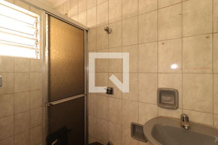 Banheiro de casa para alugar com 1 quarto, 55m² em Vila Humaita, Santo André