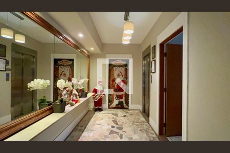 Hall de entrada de apartamento à venda com 3 quartos, 212m² em Jardim Paulista, São Paulo