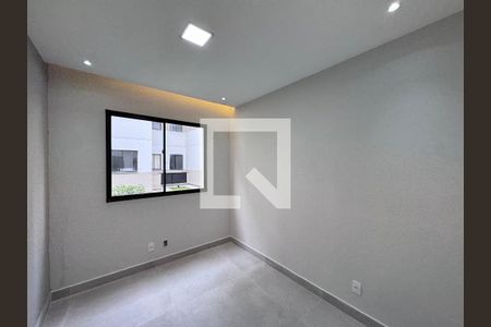 Quarto 1 de apartamento para alugar com 2 quartos, 48m² em Recreio dos Bandeirantes, Rio de Janeiro