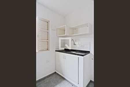 Kitnet de casa para alugar com 1 quarto, 22m² em Vila Mangalot, São Paulo