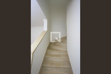 Escada de casa à venda com 2 quartos, 100m² em Vila Sonia, São Paulo