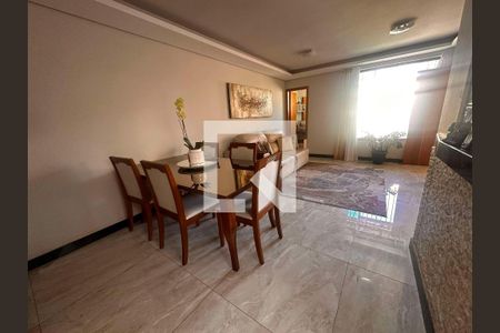 Casa à venda com 3 quartos, 123m² em Fernão Dias, Belo Horizonte