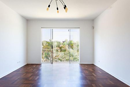 Casa à venda com 3 quartos, 239m² em Alto de Pinheiros, São Paulo
