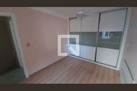 Casa à venda com 4 quartos, 325m² em Vila Bertioga, São Paulo