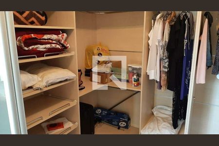 Casa à venda com 4 quartos, 325m² em Vila Bertioga, São Paulo