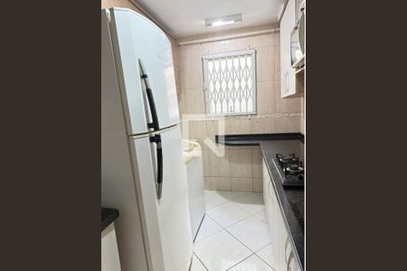 Cozinha de apartamento para alugar com 2 quartos, 50m² em Fazendinha, Curitiba