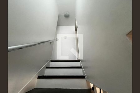 Escada de casa para alugar com 2 quartos, 100m² em Santana, São Paulo