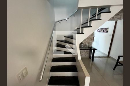 Escada de casa para alugar com 2 quartos, 100m² em Santana, São Paulo