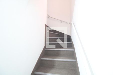 Escada de casa para alugar com 3 quartos, 110m² em Vila Santana, São Paulo