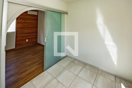 Casa para alugar com 3 quartos, 180m² em Cândida Ferreira, Belo Horizonte