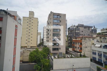 Quarto  suíte 1_Vista  de apartamento à venda com 2 quartos, 65m² em Auxiliadora, Porto Alegre