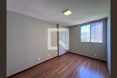 Quarto 1 de apartamento à venda com 2 quartos, 60m² em Barra da Tijuca, Rio de Janeiro