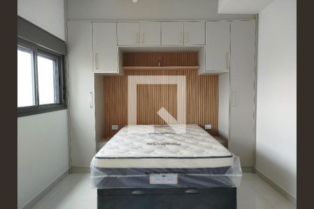 Studio - quarto com cama box e armários de kitnet/studio para alugar com 1 quarto, 27m² em Vila Aricanduva, São Paulo