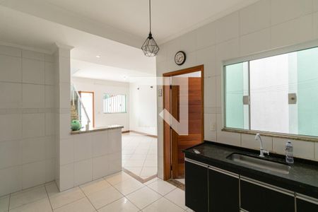 Sala e Cozinha  de casa para alugar com 2 quartos, 120m² em Jardim Nordeste, São Paulo