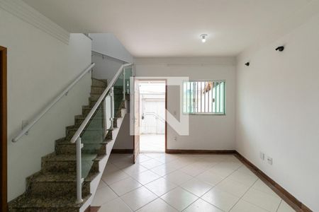 Sala e Cozinha  de casa para alugar com 2 quartos, 120m² em Jardim Nordeste, São Paulo