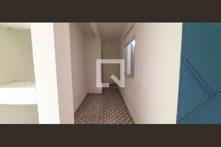 Casa 1 - Corredor de casa para alugar com 5 quartos, 630m² em São Pedro, Osasco