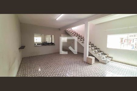 Casa para alugar com 5 quartos, 630m² em São Pedro, Osasco